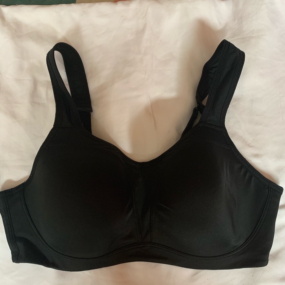 WACOAL High impact sports bra w/ underwire
